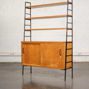 bibliothèque, fauteuil en rotin, buffet de campagne, chaise Bruno rey, bibliothèque Italienne, table à rallonges vintage, fauteuil vintage