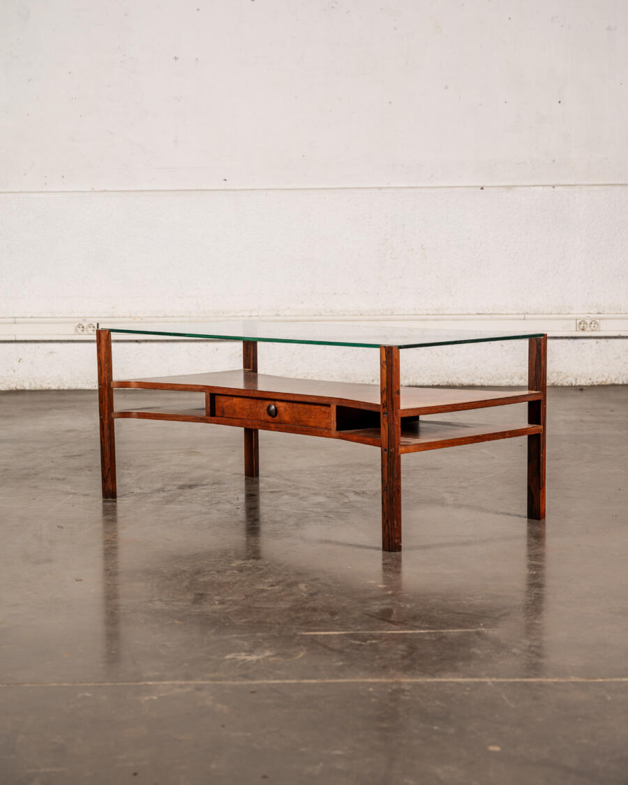 Canapé Arne Vodder, fauteuil Arne Vodder, table à rallonge en palissandre, table vintage, rotin vintage, chaises Arne Wahl Iversen, table basse vintage, fauteuil boomerang, buffet Jiroutek