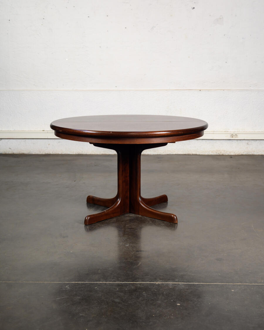 bibliothèque, fauteuil en rotin, buffet de campagne, chaise Bruno rey, bibliothèque Italienne, table à rallonges vintage, fauteuil vintage