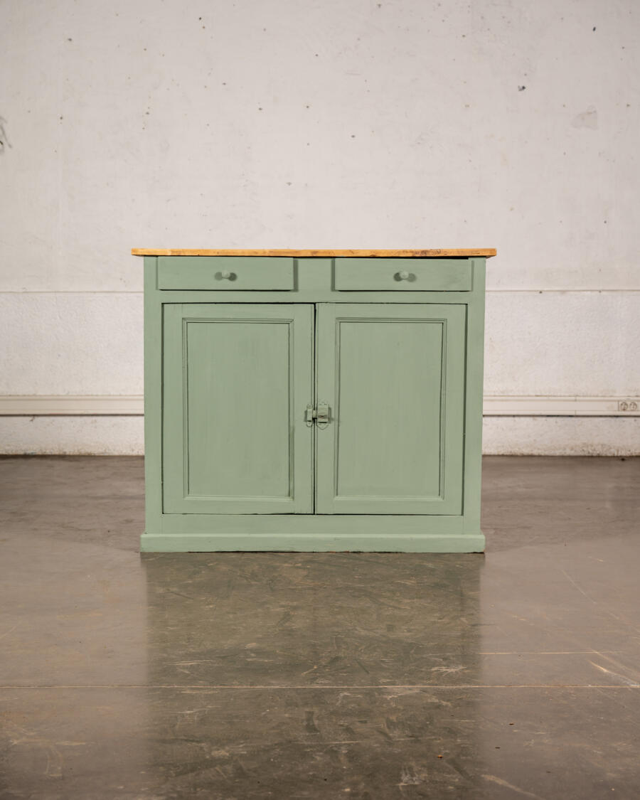 Canapé Arne Vodder, fauteuil Arne Vodder, table à rallonge en palissandre, table vintage, rotin vintage, chaises Arne Wahl Iversen, table basse vintage, fauteuil boomerang, buffet Jiroutek