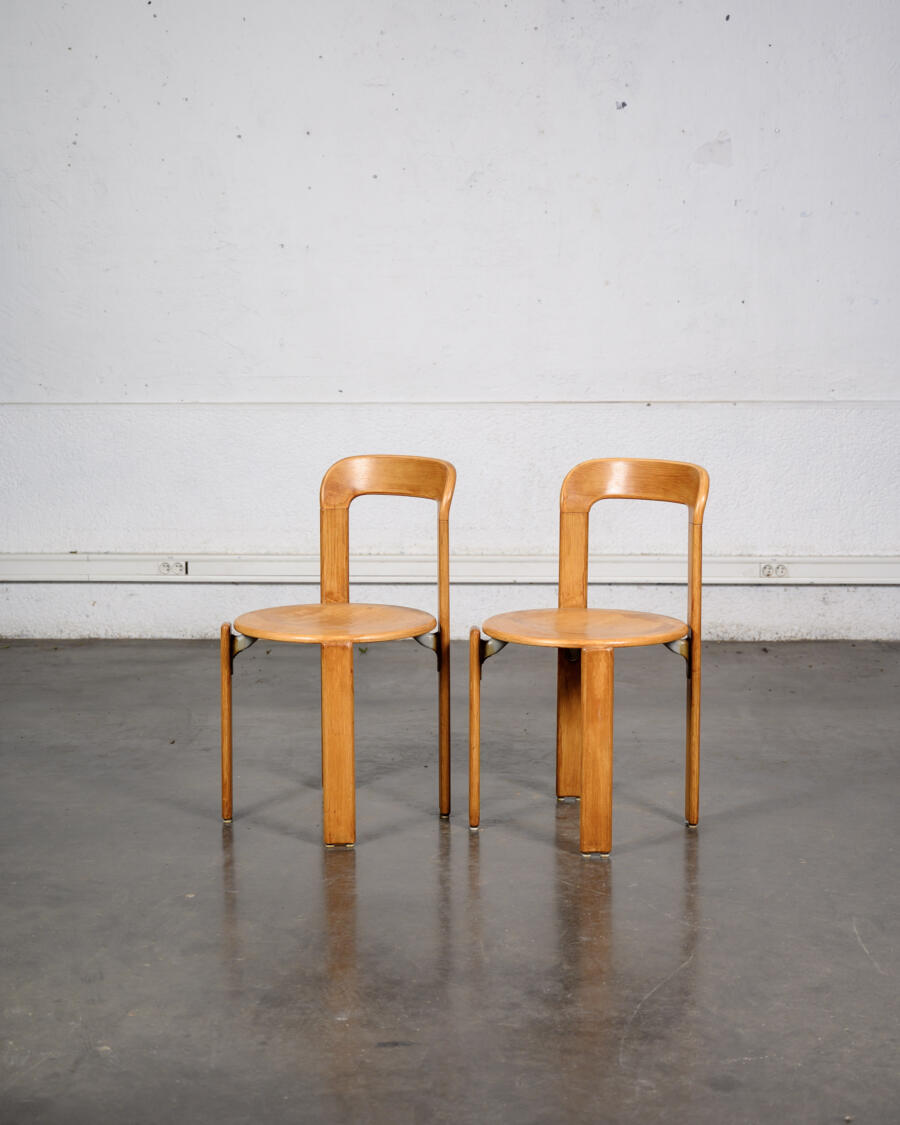 bibliothèque, fauteuil en rotin, buffet de campagne, chaise Bruno rey, bibliothèque Italienne, table à rallonges vintage, fauteuil vintage