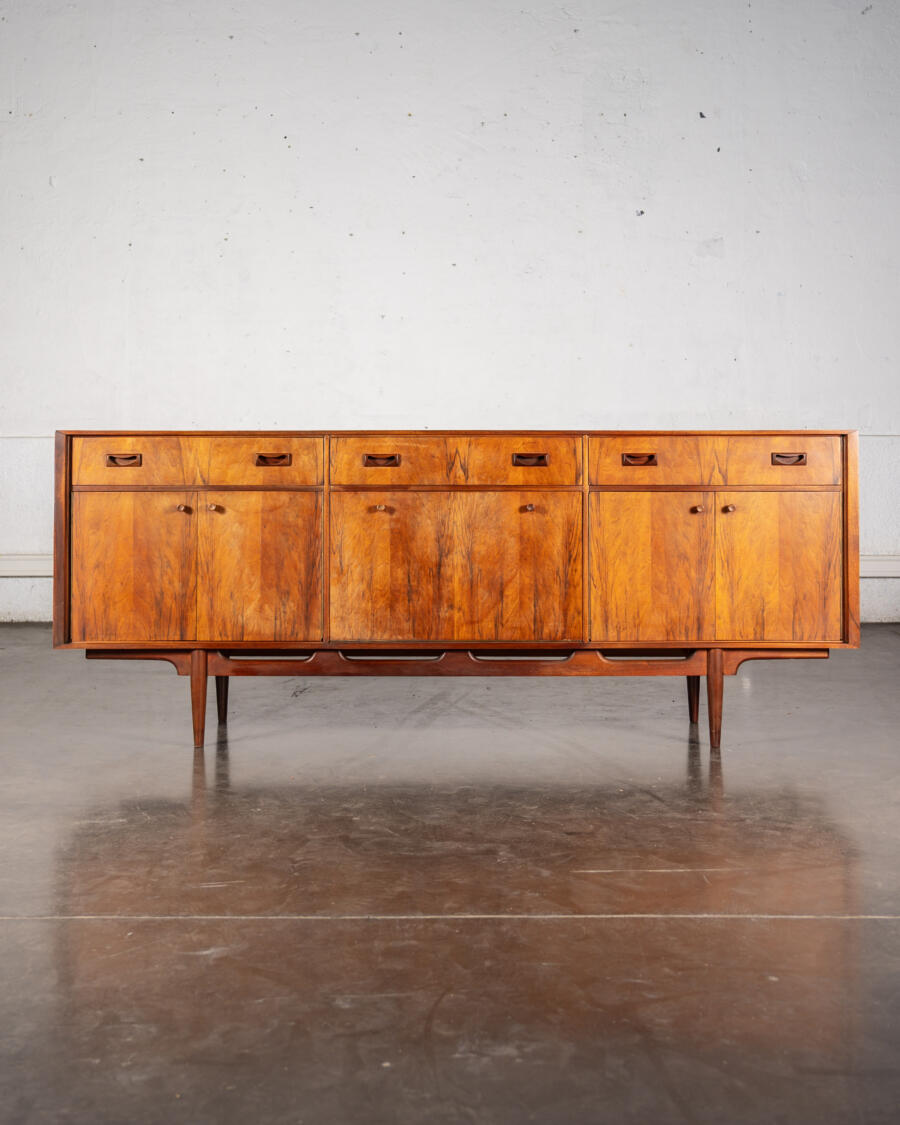 Bibliothèque Italienne, buffet jiroutek, table ergol, enfilade, table en teck, rotin, table basse, table astro , table basses gigognes, enfilade Mcintosh