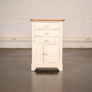 meuble Mado, enfilade, buffet de campagne, chaise suédoises, buffet jiroutek, commode vintage, rotin vintage