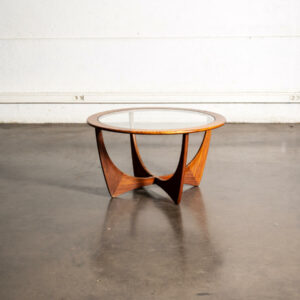 Bibliothèque Italienne, buffet jiroutek, table ergol, enfilade, table en teck, rotin, table basse, table astro , table basses gigognes