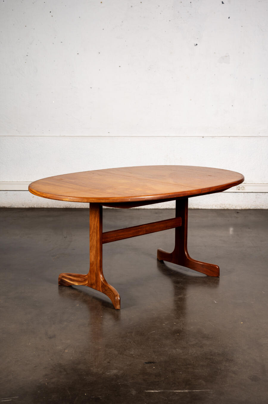 Bibliothèque Italienne, buffet jiroutek, table ergol, enfilade, table en teck, rotin, table basse, table astro , table basses gigognes