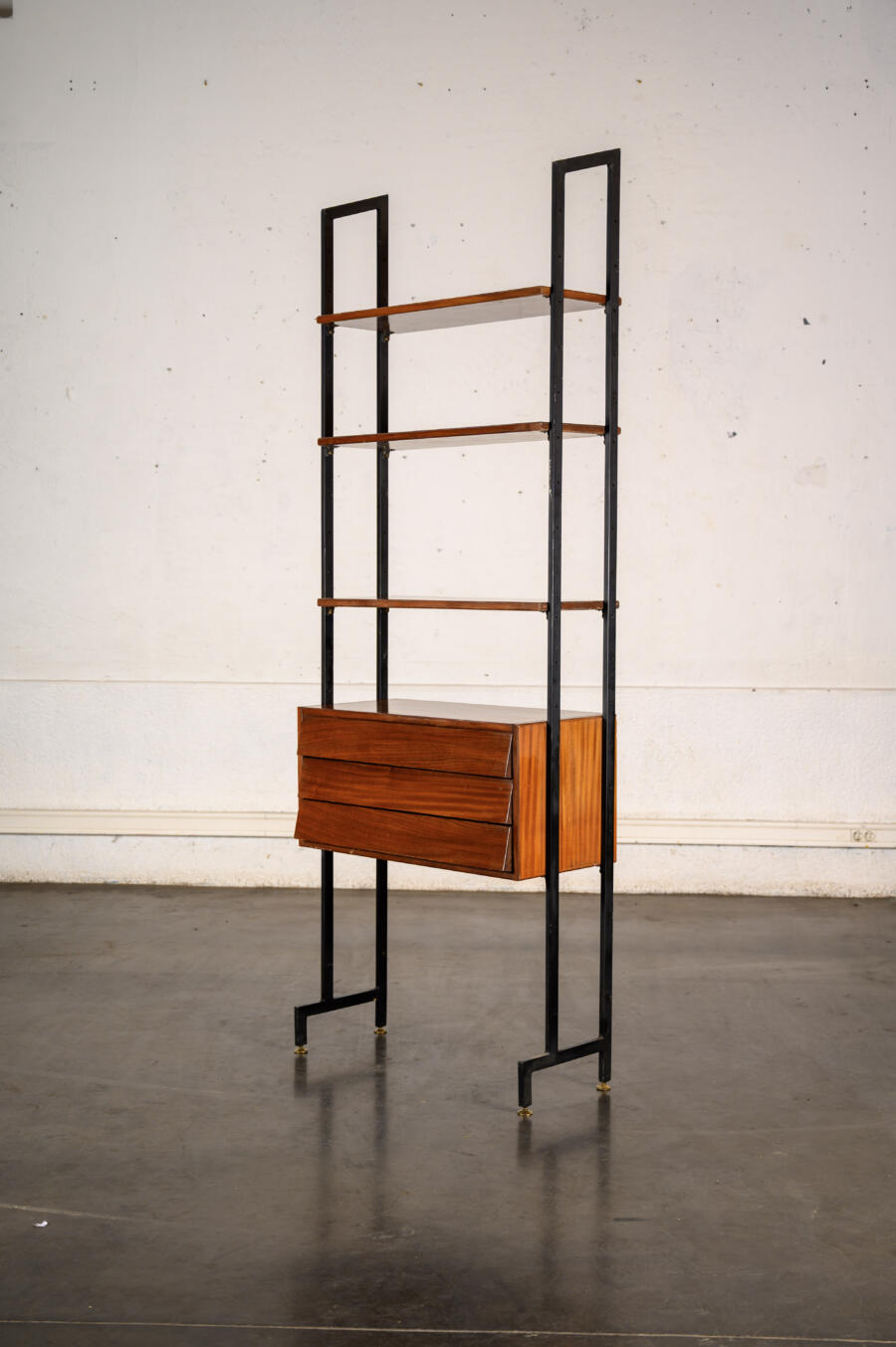 Bibliothèque Italienne, table de jardin, fauteuil italien, buffet de campagne, rotin vintage, bibliothèque en rotin, table basse vintage, table GPlan, chaise bistrot