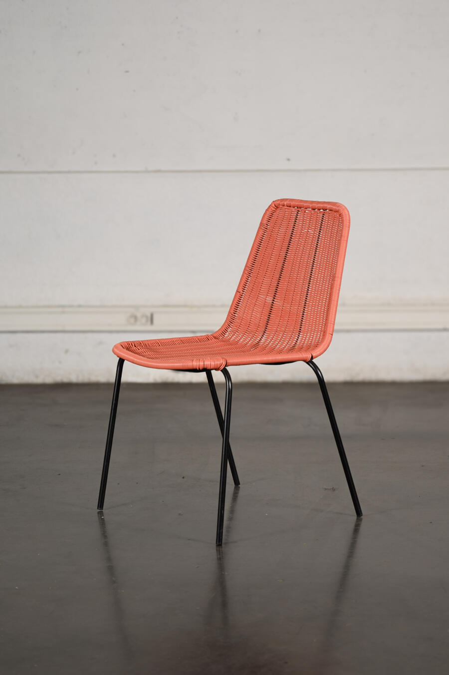 Transat vintage, bibliothèque Italienne, chaises scoubidou, chaise bistrot, chaise Emu, fauteuil vintage, buffet jiroutek, vaisselle ancienne