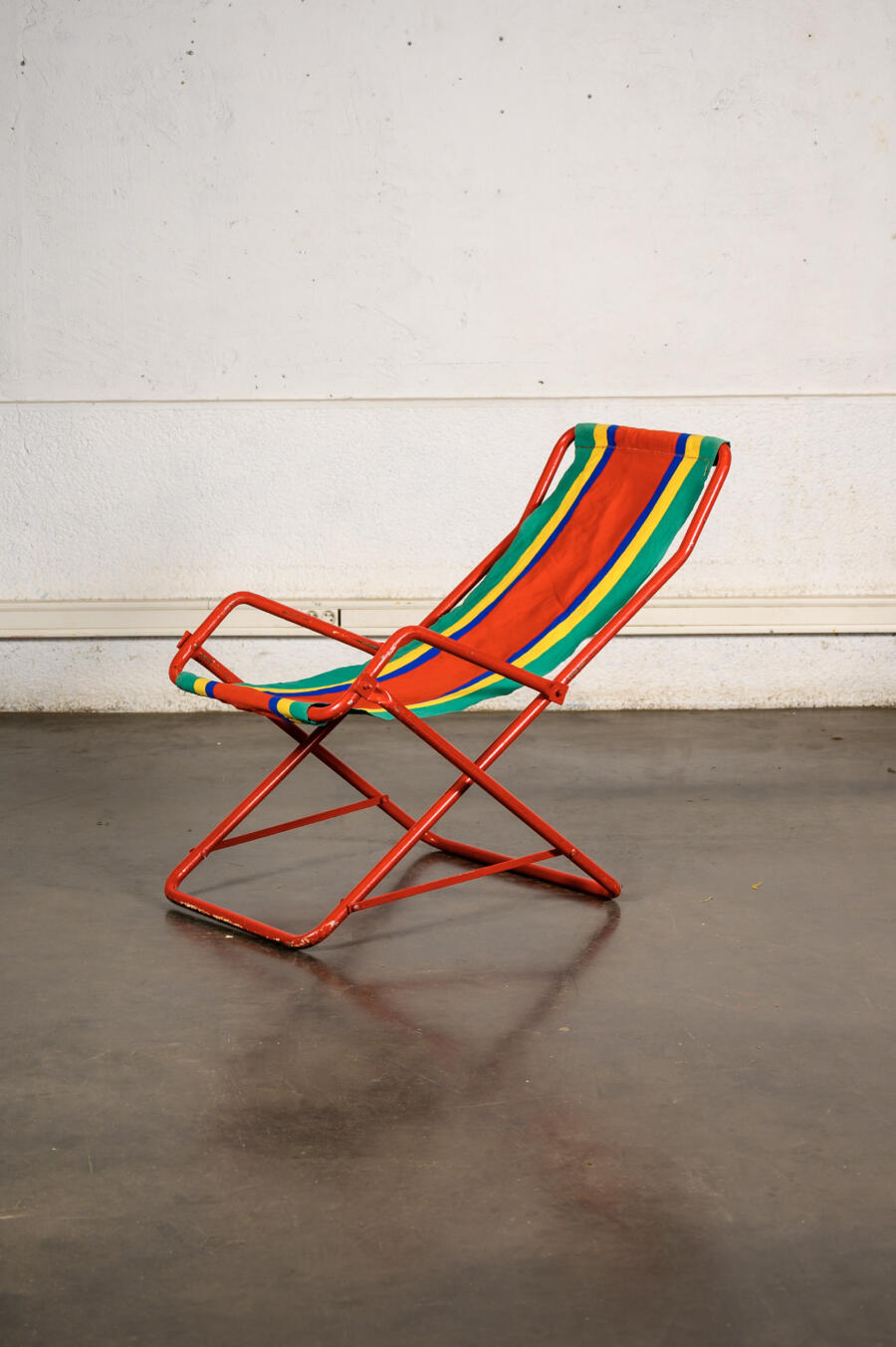 Transat vintage, bibliothèque Italienne, chaises scoubidou, chaise bistrot, chaise Emu, fauteuil vintage, buffet jiroutek, vaisselle ancienne
