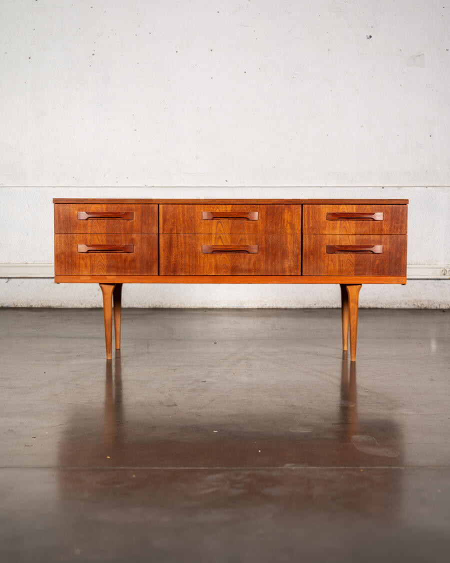 enfilade, meuble jiroutek, fauteuil boomerang, mobilier vintage, rotin vintage, console, meuble de campagne