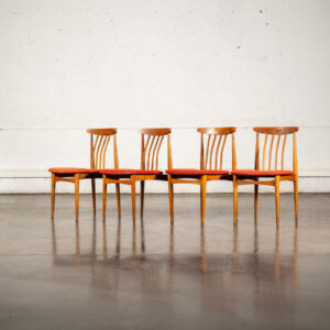 enfilade, meuble jiroutek, fauteuil boomerang, mobilier vintage, rotin vintage, console, meuble de campagne