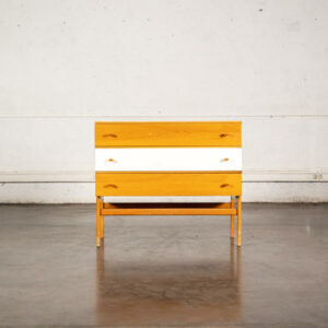 enfilade, meuble jiroutek, fauteuil boomerang, mobilier vintage, rotin vintage, console, meuble de campagne