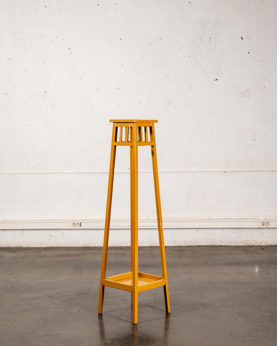 enfilade, meuble jiroutek, fauteuil boomerang, mobilier vintage, rotin vintage, console, meuble de campagne