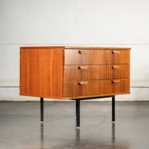 tabouret d'écolier, commode vintage, enfilade, table en teck, table à rallonge, fauteuil vintage, rotin vintage, vaisselle ancienne, mobilier Prisunic, marc Held