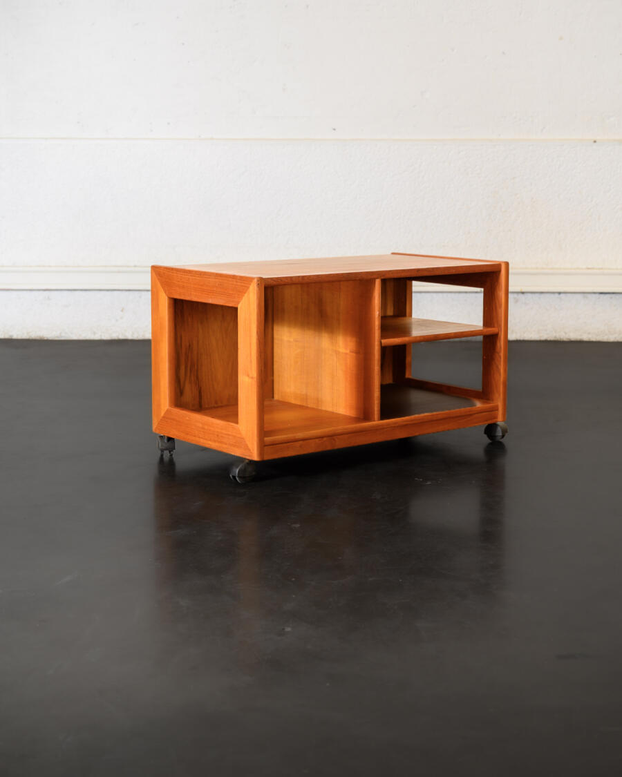 paire de chevets, table de chevet vintage, bureau vintage, fauteuil vintage, table en teck, table ronde vintage, enfilade vintage, rotin vintage, vaisselle ancienne