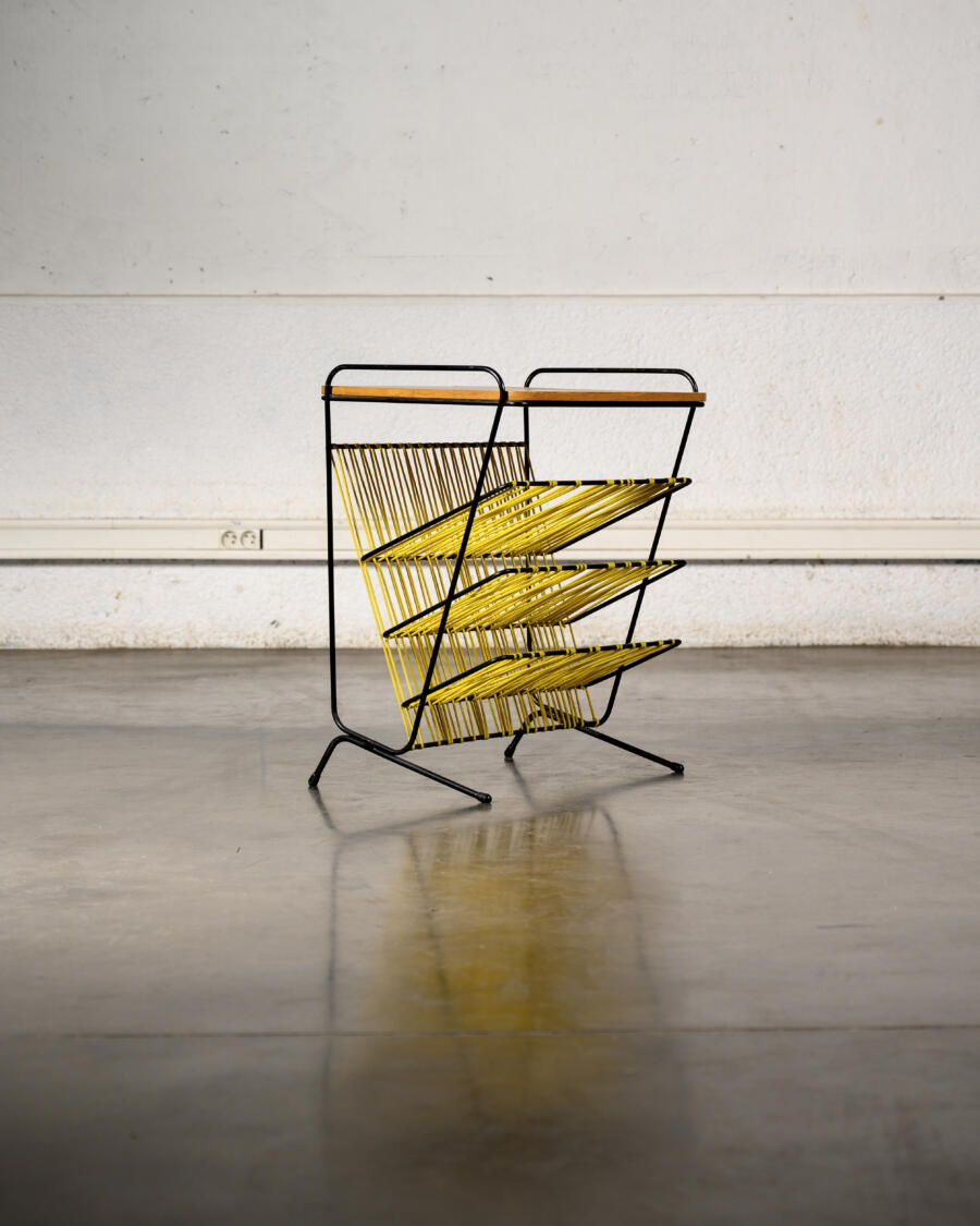 tabouret d'écolier, commode vintage, enfilade, table en teck, table à rallonge, fauteuil vintage, rotin vintage, vaisselle ancienne, mobilier Prisunic, marc Held