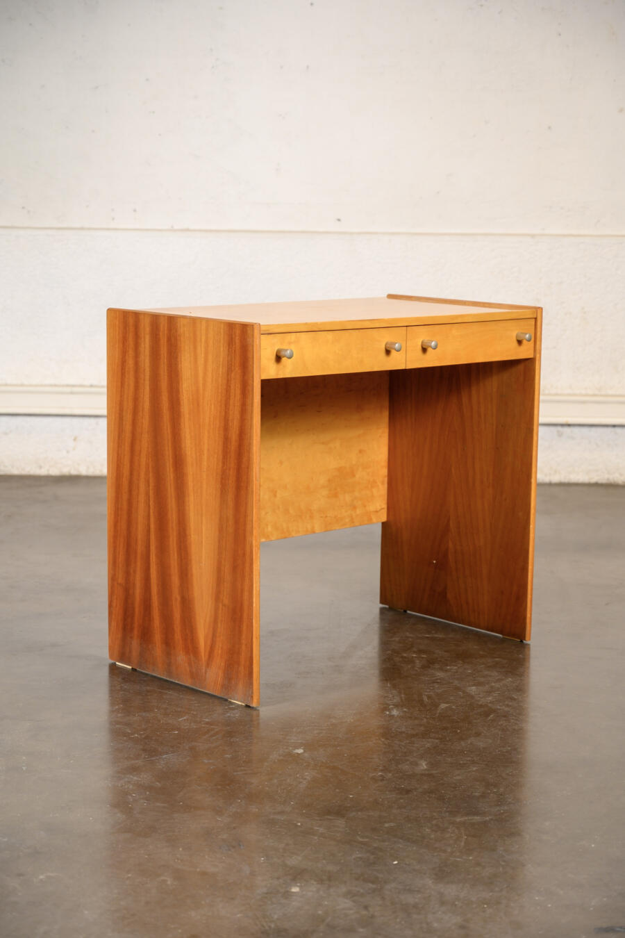 paire de chevets, table de chevet vintage, bureau vintage, fauteuil vintage, table en teck, table ronde vintage, enfilade vintage, rotin vintage, vaisselle ancienne