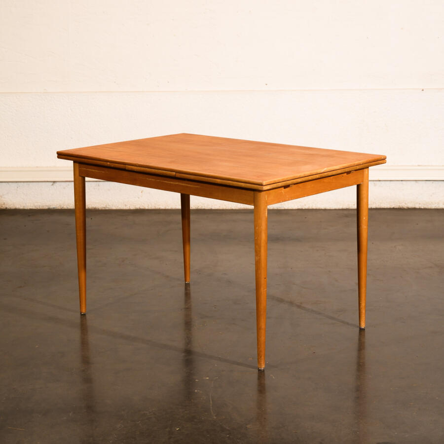 console hifi, table basse, enfilade, table à manger vintage, fauteuil boomerang, chaise bistrot, rotin vintage