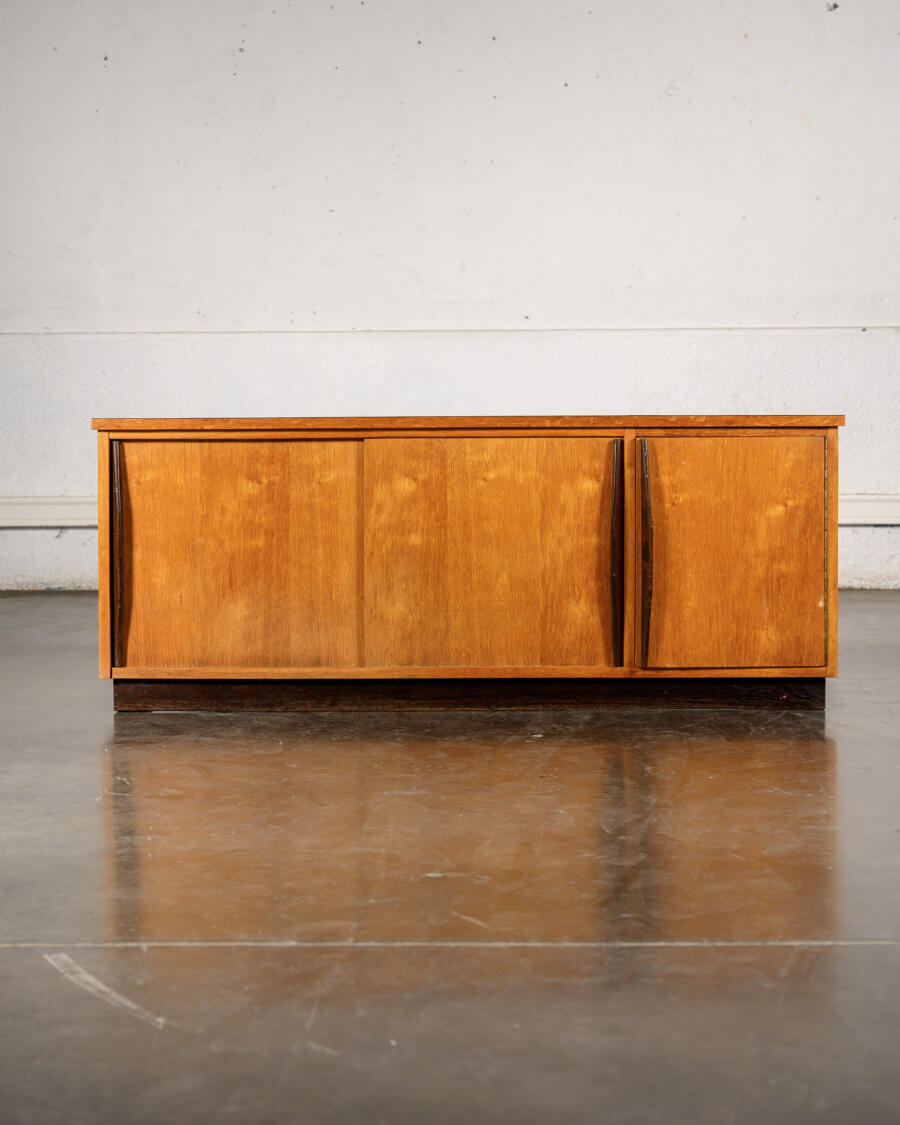buffet jiroutek, buffet tatra, fauteuil boomerang, enfilade, vaisselle ancienne, chaise bistrot