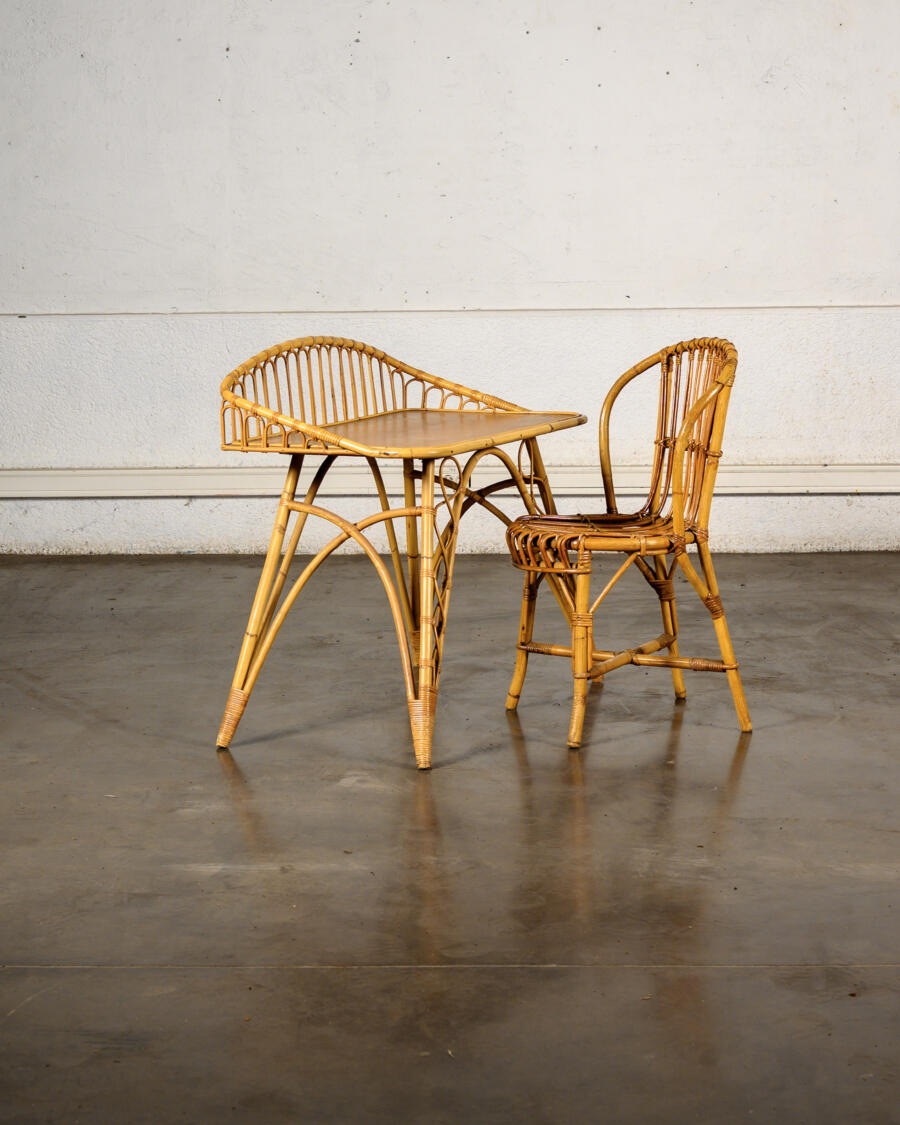 chaises Hitier, commode pieds compas, vestiaire en bois, fauteuil en rotin, bureau en rotin, rotin vintage, table en teck, enfilade
