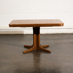 console hifi, table basse, enfilade, table à manger vintage, fauteuil boomerang, chaise bistrot, rotin vintage