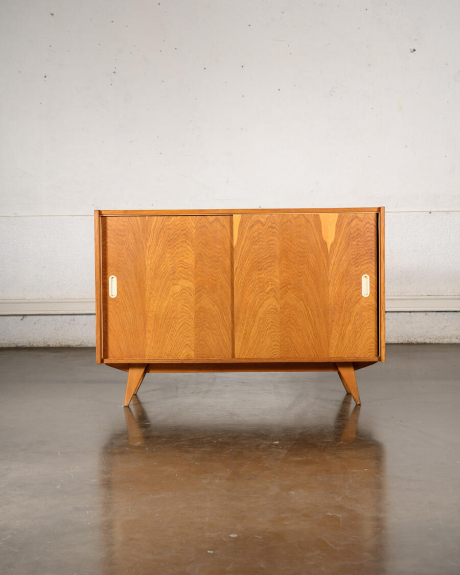 buffet jiroutek, buffet tatra, fauteuil boomerang, enfilade, vaisselle ancienne, chaise bistrot