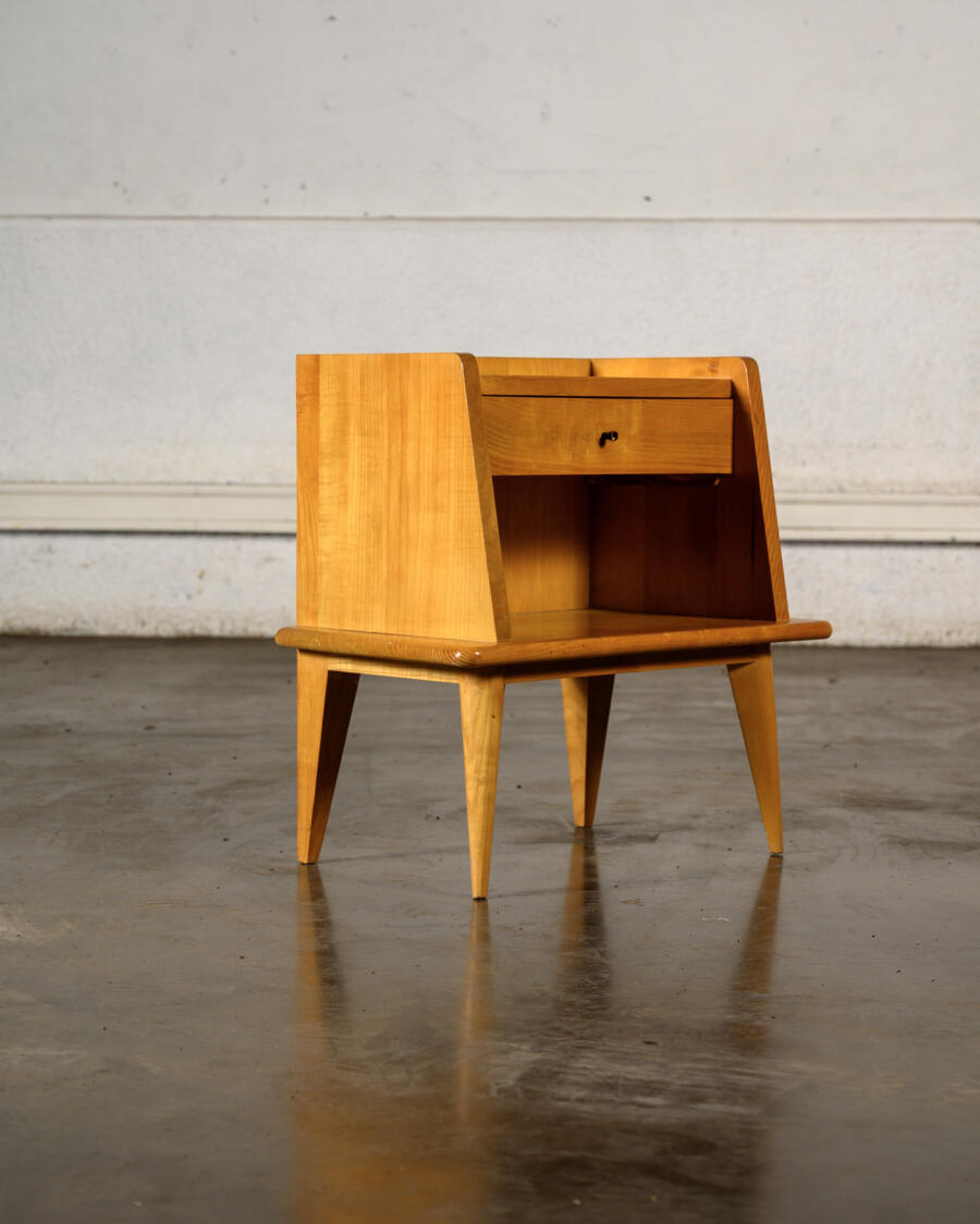 chaises Hitier, commode pieds compas, vestiaire en bois, fauteuil en rotin, bureau en rotin, rotin vintage, table en teck, enfilade