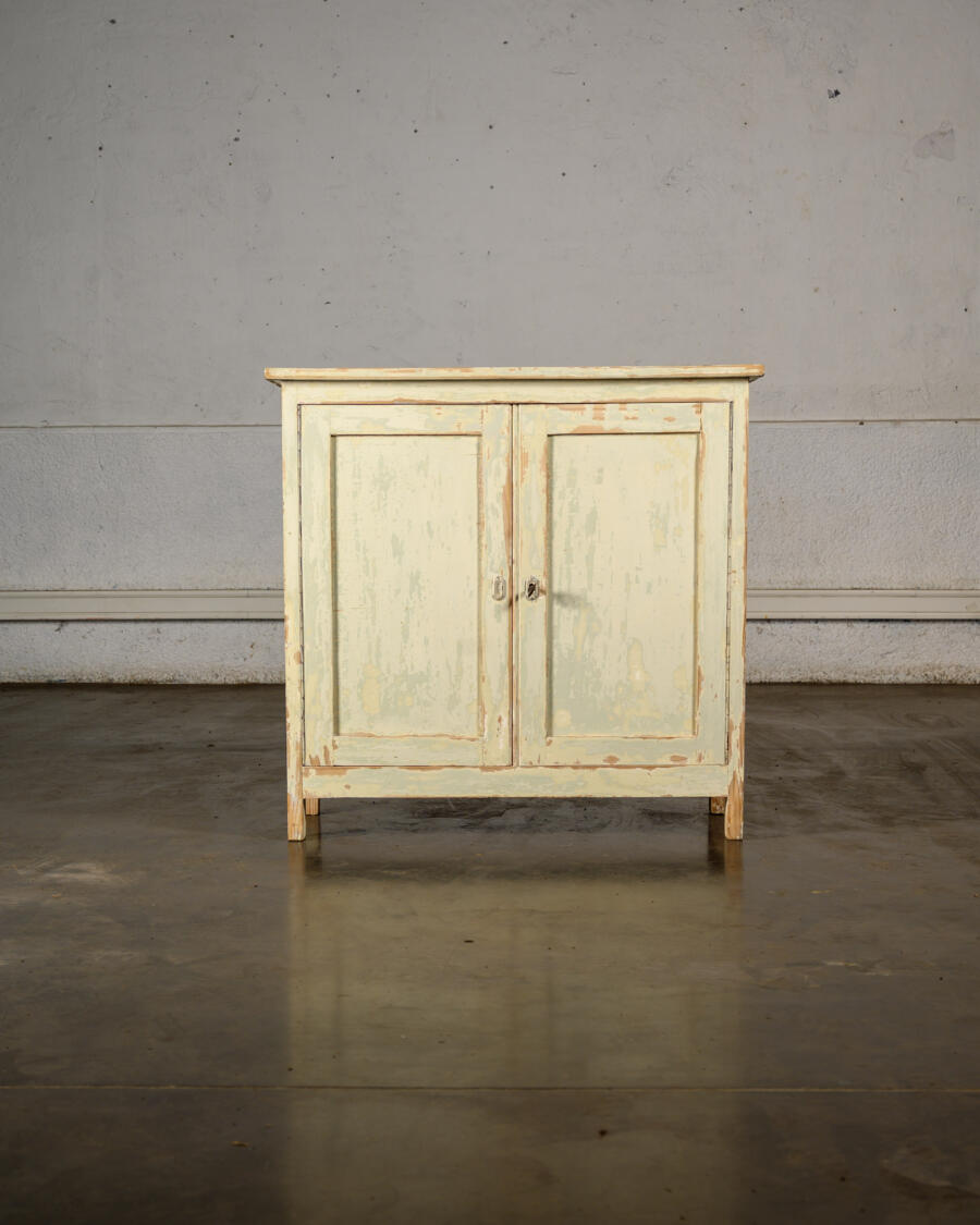 chaises Hitier, commode pieds compas, vestiaire en bois, fauteuil en rotin, bureau en rotin, rotin vintage, table en teck, enfilade