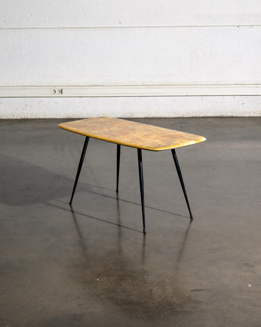 table basse vintage, chaise bistrot, rotin vintage, enfilade, secrétaire, bibliothèque, canapé Arne vodder