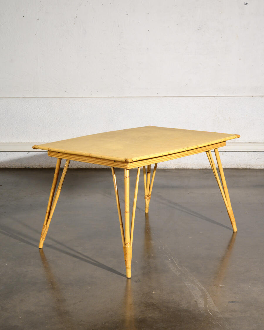 fauteuil boomerang, chevet vintage, chaise bistrot, table vintage en teck, table à rallonges vintage, enfilade, rotin vintage, vaisselle ancienne